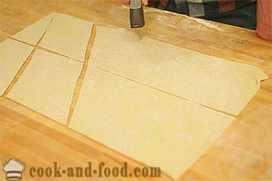 Kvasinkové koláče se sýrem v troubě