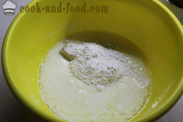 Prasata v přikrývky na jogurt a kvasinky - jak vařit párky v rohlíku v pečivu v troubě, s krok za krokem recept fotografiích