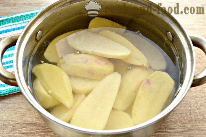 Brambory šťouchané s kysanou smetanou - jak vařit bramborovou kaší, krok za krokem recept fotografiích