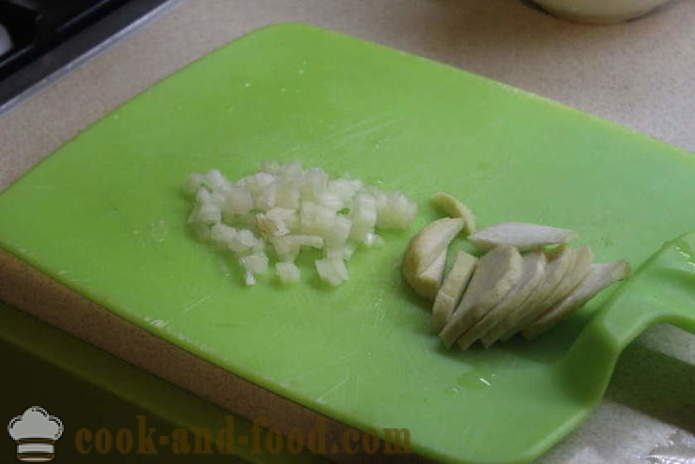 Brambory, šťouchané brambory s celerem a cibulí - Jak se dělá šťouchané brambory s cibulí a celerem, krok za krokem recept fotografiích
