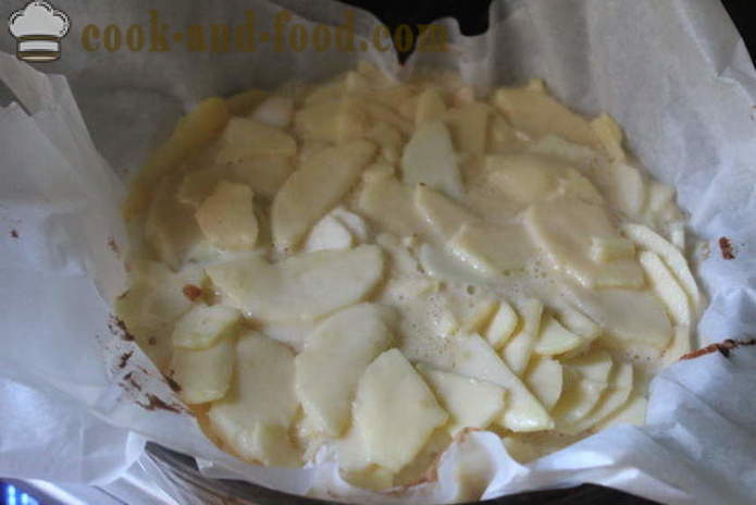 Jednoduché jablečný koláč se zázvorem mlékem - jak se peče jablečný koláč se zázvorem v troubě, se krok za krokem recept fotografiích