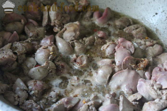 Pečená kuřecí játra na smetaně, mrkve a cibule - jak vařit lahodné kuřecí játra v troubě, se krok za krokem recept fotografiích