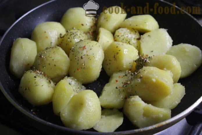 Teplý houbový salát s bramborami - jak vyrobit teplý bramborový salát s houbami, krok za krokem recept fotografiích