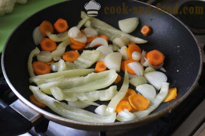 Mladí brambory v hrnci s klobásou a zeleniny - jak vařit pečené v troubě mladých brambor, krok za krokem recept fotografiích