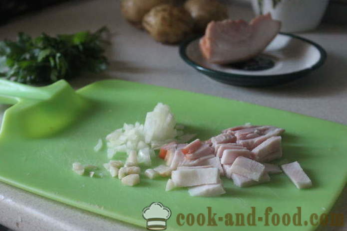 Chutné brambory s česnekem a slaninou - jak vařit lahodný nové brambory, krok za krokem recept fotografiích