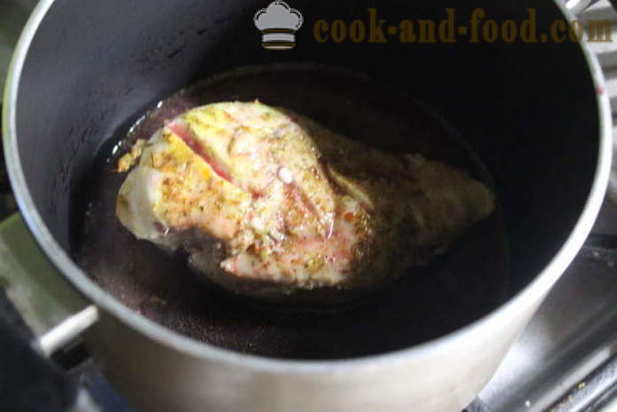 Šťavnaté kuřecí prsa pečená v troubě se zakysanou smetanou - jak vařit lahodné kuřecí prsa, krok za krokem recept fotografiích