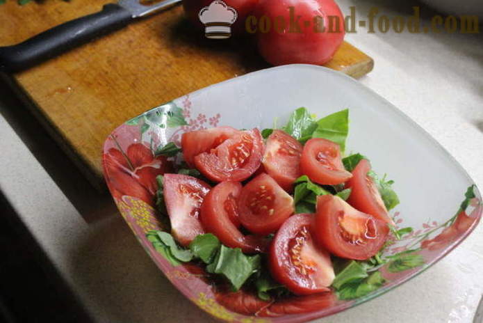 Lahodný salát s rukolou a rajčaty - jak připravit salát z rukoly, krok za krokem recept fotografiích