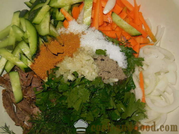 Salát s masem v korejštině s okurky a mrkve - jak vařit maso v korejštině, krok za krokem recept fotografiích