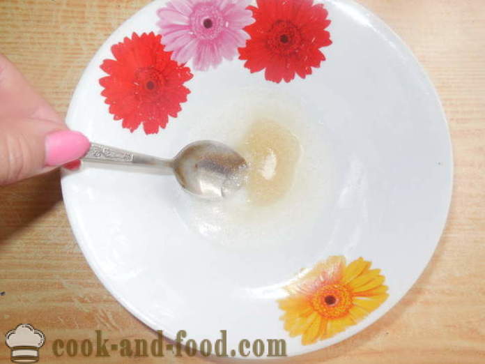Třešničkou želatinou na mazanec - jak připravit polevu bez vajec krok za krokem recept fotografiích
