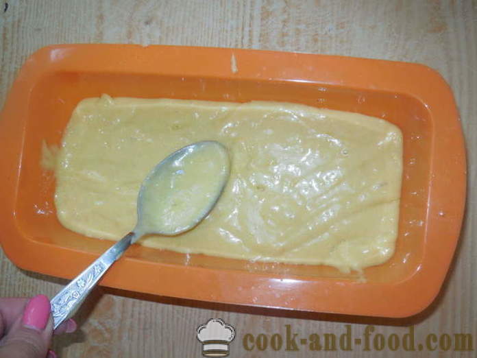 Jednoduchý košíček na majonézou a zakysanou smetanou - jak se peče dort bez másla, krok za krokem recept fotografiích