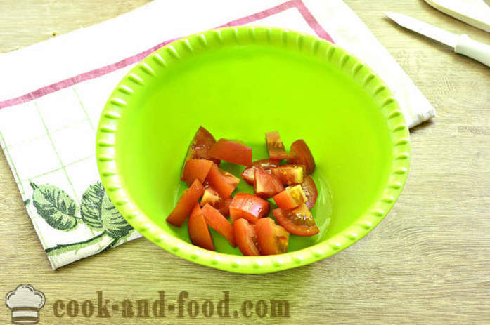 Majonéza salát s ředkvičkami a rajčaty - Jak se dělá salát s ředkvičkami a rajčaty, krok za krokem recept fotografiích