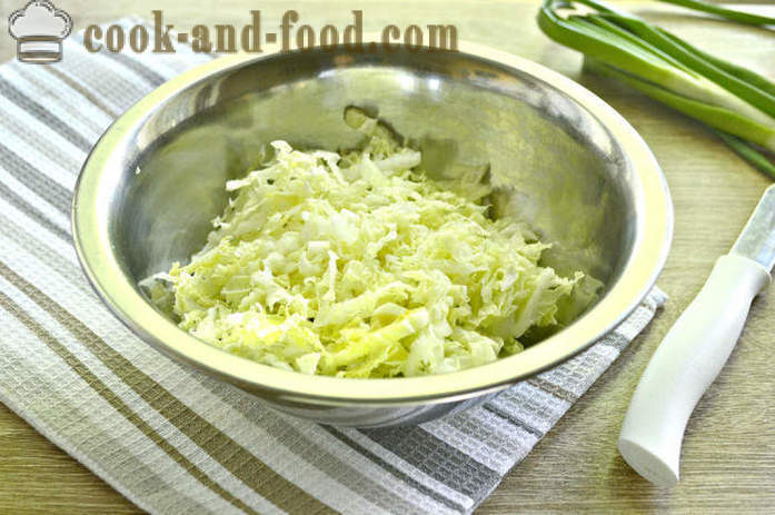 Majonéza salát s čínským zelím a klobásou - Jak se připravit salát s čínským zelím s vejcem, krok za krokem recept fotografiích