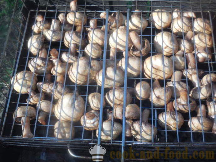 Houby houby marinované v sojové omáčce - jak smažit houby na grilu, krok za krokem recept fotografiích
