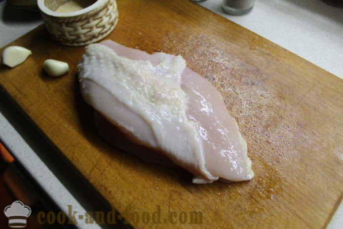 Pečené kuřecí prsa s medem, česnekem a kořením - jak vařit kuřecí prsa v troubě, se krok za krokem recept fotografiích