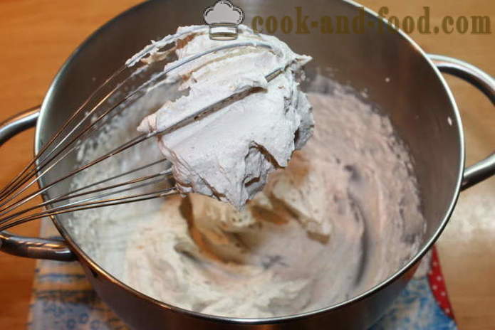 Tvarohovým krémem tiramisu bez vajíček - jak udělat tiramisu krém dort, krok za krokem recept fotografiích