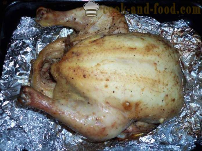 Celé kuře v troubě ve fólii - jako lahodné pečené kuře v celé trouby, krok za krokem recept fotografiích