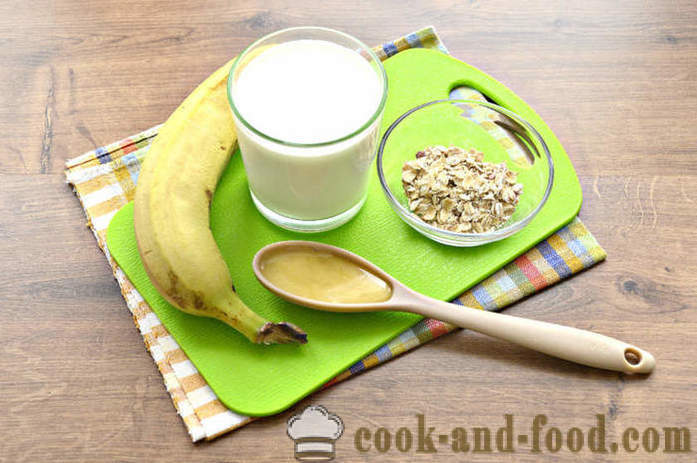 Banán smoothie s ovesnými vločkami - Jak se dělá banán koktejl s mlékem a ovesné vločky v mixéru, krok za krokem recept fotografiích