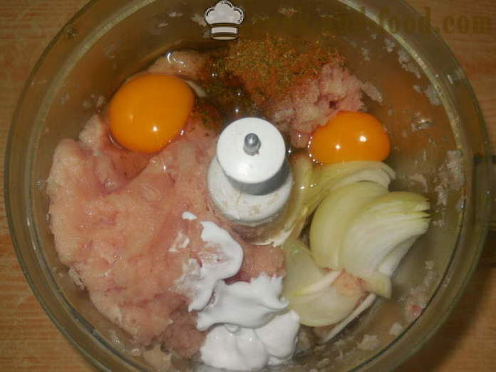 Kuře kastrol do trouby - jak vařit kastrol mletého kuřecího masa s rýží, krok za krokem recept fotografiích