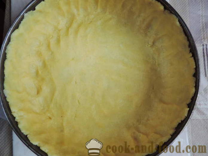 Domácí koláč s tvarohem na křehkého těsta - jak se dělá koláč doma krok za krokem recept fotografiích