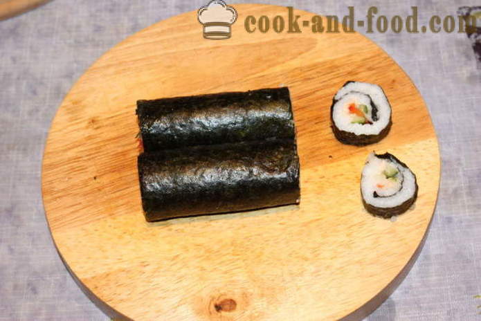 Lahodné a jednoduché polevy na sushi - jak dělat sushi doma krok za krokem recept fotografiích