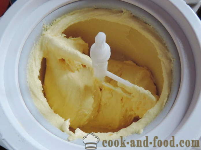 Domácí zmrzlina a kondenzované mléko - jak dělat zmrzlinu doma, krok za krokem recept fotografiích