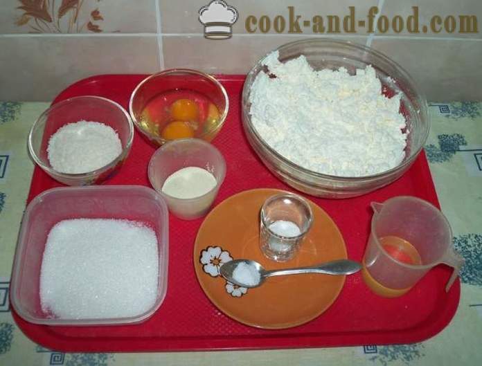 Dietní kokosový sýrové koláče bez mouky - Jak se dělá dietní tvarohem palačinky s krupicí krok za krokem recept fotografiích