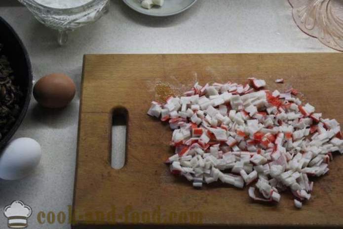 Layered krabí salát s rýží a houbami - jak vařit krabí salát s rýží a houbami, krok za krokem recept fotografiích