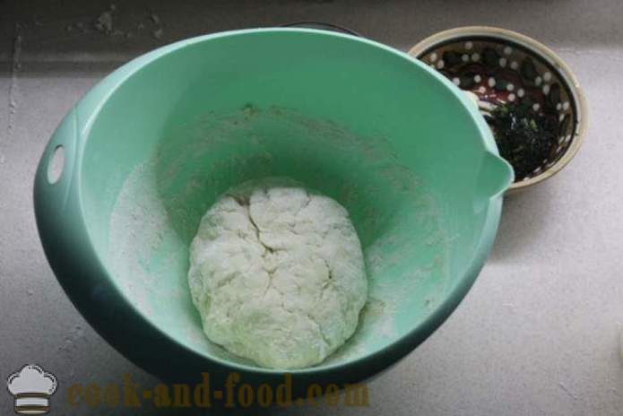 Česnekový chléb doma - jak se dělá česnekový chleba v peci, s krok za krokem recept fotografiích