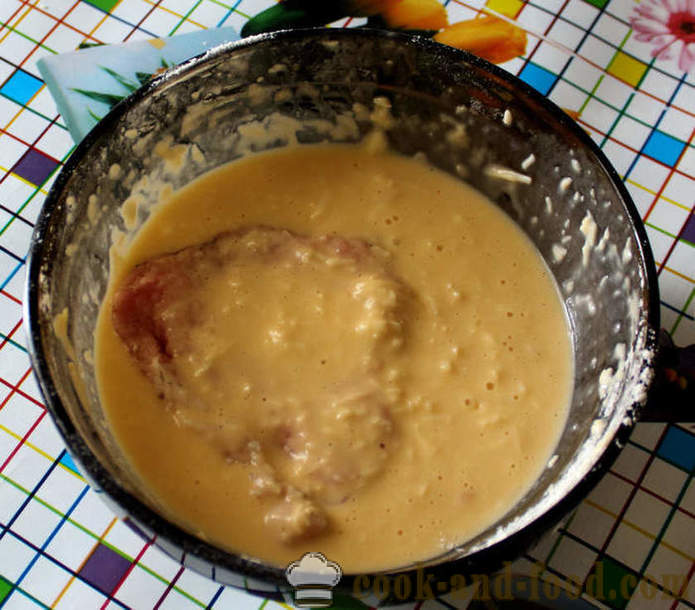 Vepřové kotlety s sýrovém těstíčku - jak vařit vepřové kotlety na pánvi, krok za krokem recept fotografiích