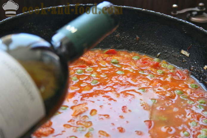 Classic paella s kuřecím masem a plody moře - Jak se dělá paella doma krok za krokem recept fotografiích