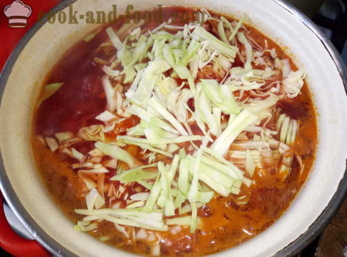 Polévka s červenou řepou a nakládaných rajčat - jak vařit polévku, krok za krokem recept fotografiích