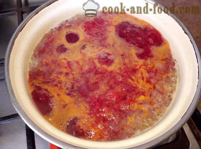 Polévka s červenou řepou a nakládaných rajčat - jak vařit polévku, krok za krokem recept fotografiích
