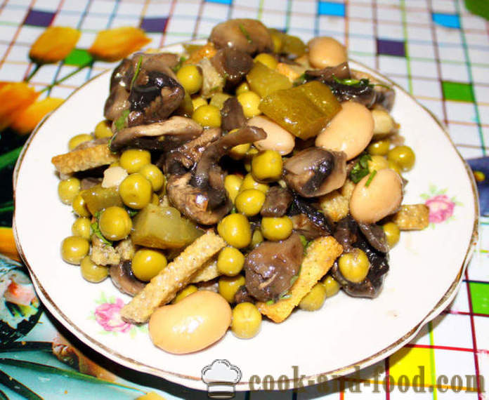 Delicious fazole salát s houbami a krutony - jak vařit fazole salát, krok za krokem recept fotografiích