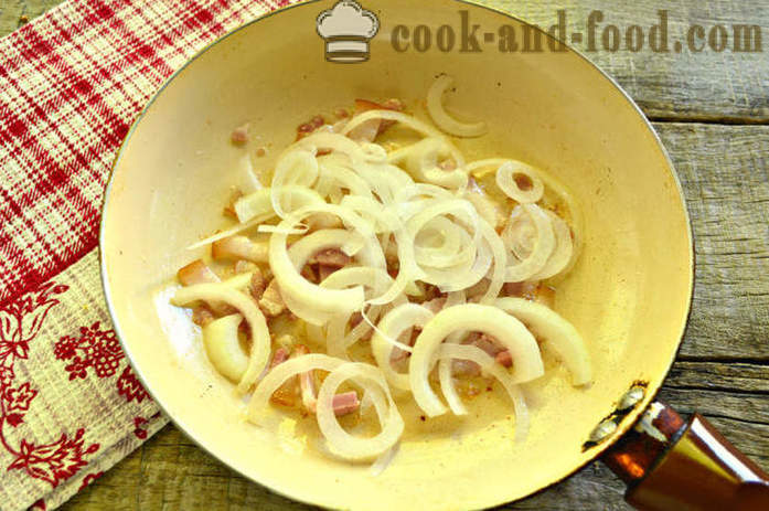 Pečené brambory se slaninou - jako dušené maso brambory na pánvi, krok za krokem recept fotografiích