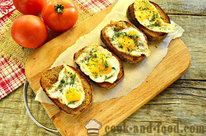 Francouzský toast s vajíčkem a zeleninou na pánvi - jak dělat přípitek s vejci k snídani, krok za krokem recept fotografiích
