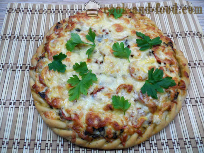 Nejjednodušší domácí pizza mílovými kroky a nejlepší polevy na pizzu - jak vařit pizzu kvasnice, krok za krokem recept fotografiích