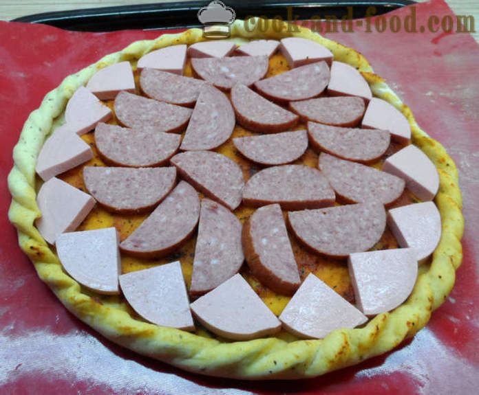 Nejjednodušší domácí pizza mílovými kroky a nejlepší polevy na pizzu - jak vařit pizzu kvasnice, krok za krokem recept fotografiích