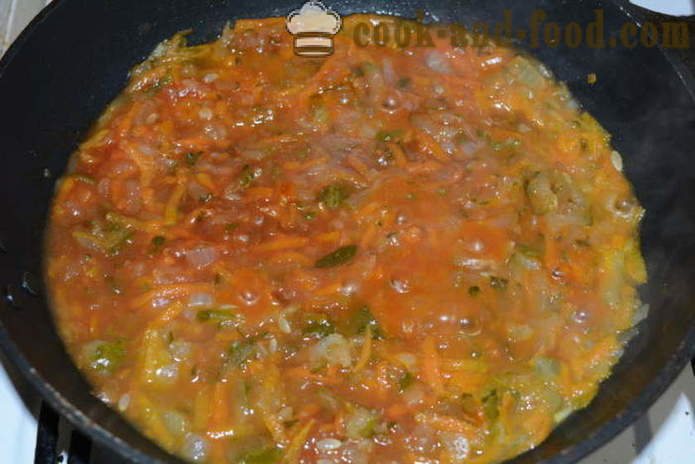 Bramborová polévka s mražené karbanátky a nakládaných okurek - jak vařit bramborovou polévku s masovými kuličkami, se krok za krokem recept fotografiích