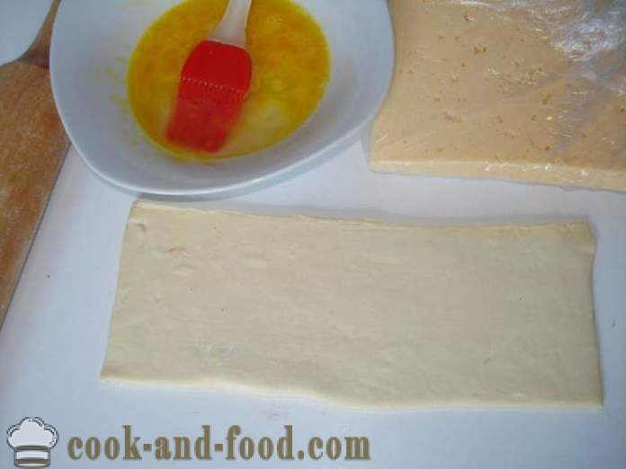 Domácí sýr z listového těsta tyčinky k pivu - jak vařit sýrové tyčinky doma, krok za krokem recept fotografiích
