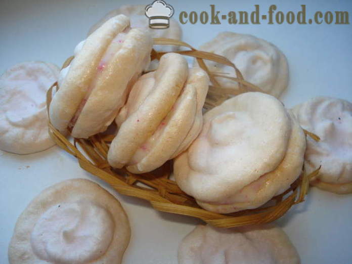 Barevné domácí makaruns plněná kokosem - makaruns jak vařit doma, krok za krokem recept fotografiích