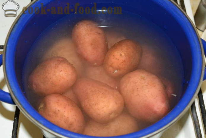 Vařené brambory ve slupce na salát - jak vařit brambory ve slupce v hrnci s krok za krokem recept fotografiích