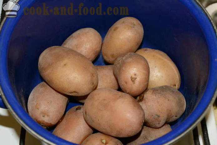 Vařené brambory ve slupce na salát - jak vařit brambory ve slupce v hrnci s krok za krokem recept fotografiích
