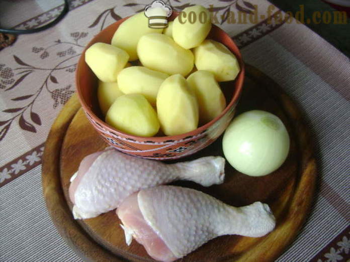 Kuřecí paličky s brambory v troubě - jak vařit lahodné kuřecí stehno s bramborovou, krok za krokem recept fotografiích