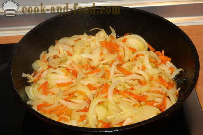 Delicious příkrm rýže s mrkví, cibulí a česnekem - jak vařit lahodný příkrm rýže, krok za krokem recept fotografiích