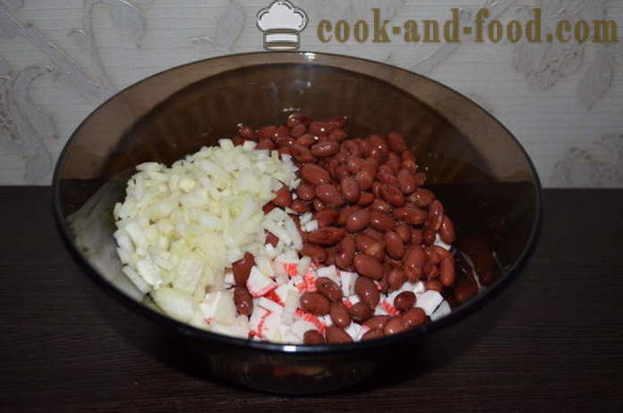 Jednoduchý salát z červené fazole s rajčaty - jak připravit salát s červenými fazolemi, krok za krokem recept fotografiích