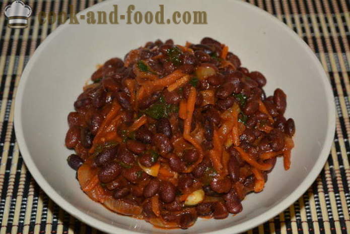 Lobio z červených fazolí s mrkví a lukom- jak vařit lobio červených fazolí, krok za krokem recept fotografiích