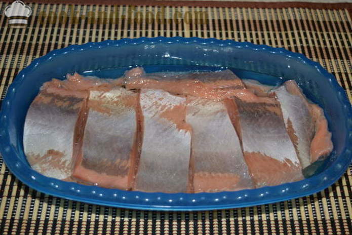 Losos slaný jako atlantského lososa - jak lahodný nálev růžový losos doma, krok za krokem recept fotografiích