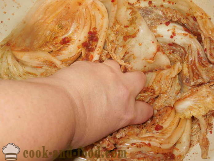 Čínské zelí kimchi v korejštině - jak se kimchi doma krok za krokem recept fotografiích