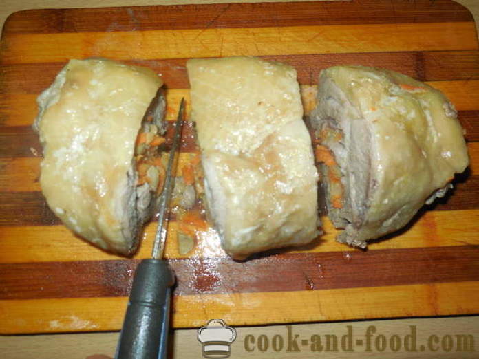 Pečený krocan stehno roláda s houbami - jak vařit krůtí roláda v troubě, se krok za krokem recept fotografiích