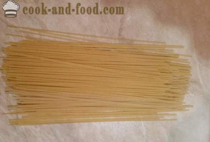 Jak uvařit špagety v pánvi - krok za krokem recept fotografiích